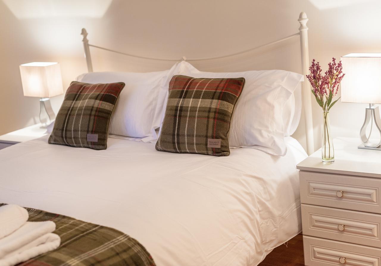 The Holyrood Park Residence エディンバラ エクステリア 写真