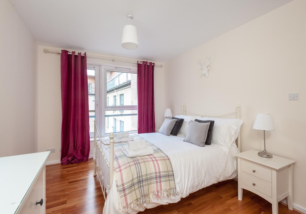 The Holyrood Park Residence エディンバラ エクステリア 写真
