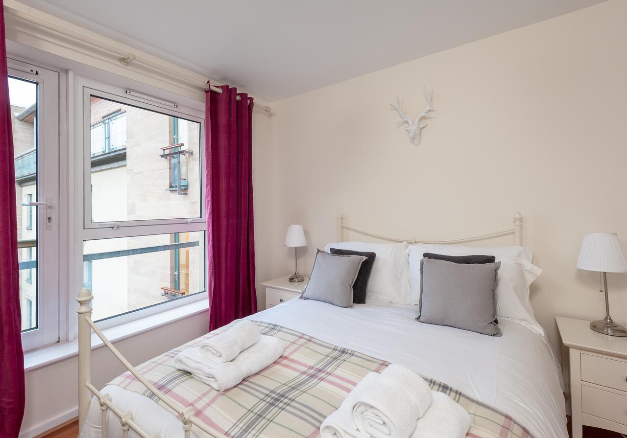 The Holyrood Park Residence エディンバラ エクステリア 写真