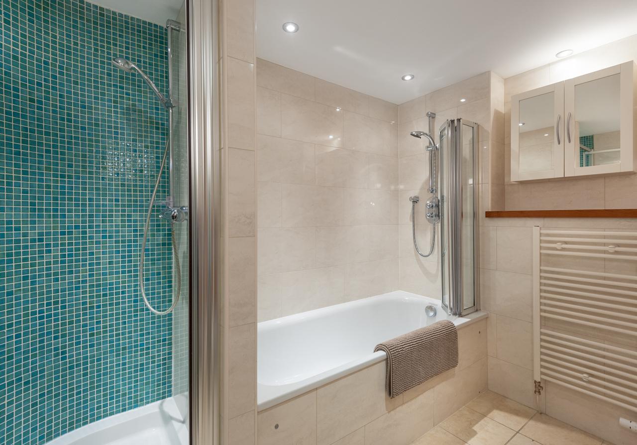 The Holyrood Park Residence エディンバラ エクステリア 写真